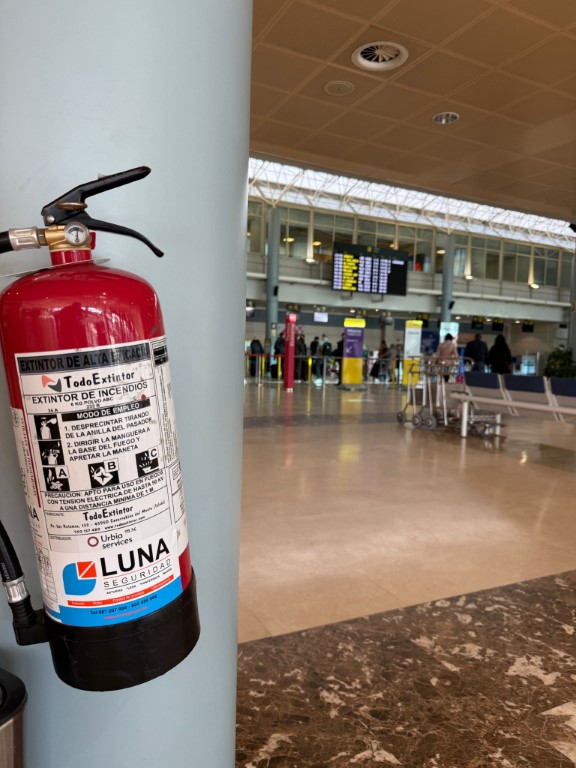 Extintor de incendios en aeropuerto