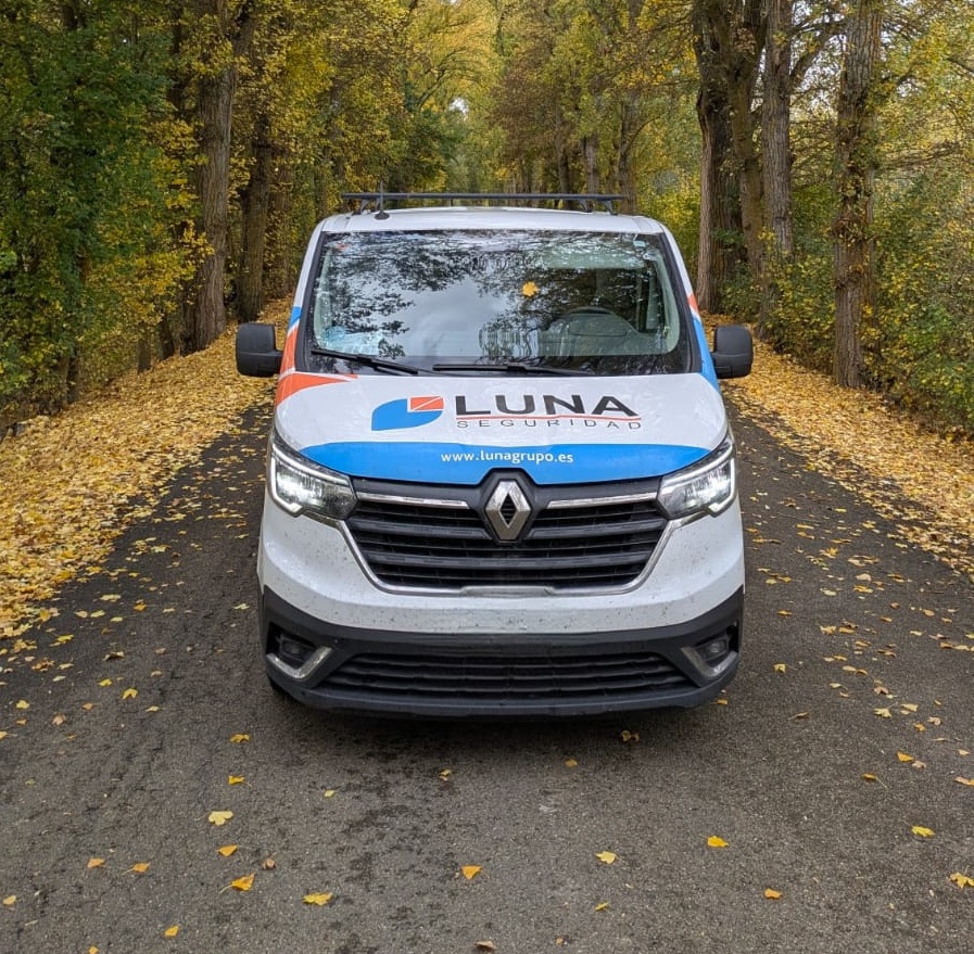 furgoneta-luna-grupo